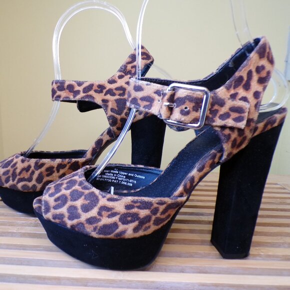 Mossimo Vintage Leopard Faux Fur Pumps Chunky Heel Womens Size 6.5 - Picture 1 of 13